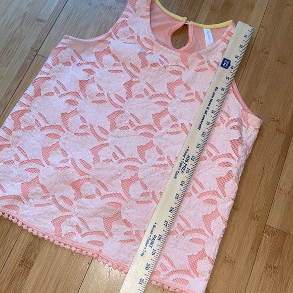 Xhilaration NWOT Peach Sleeveless Eyelet Blouse - Size Small - Picture 14 of 14